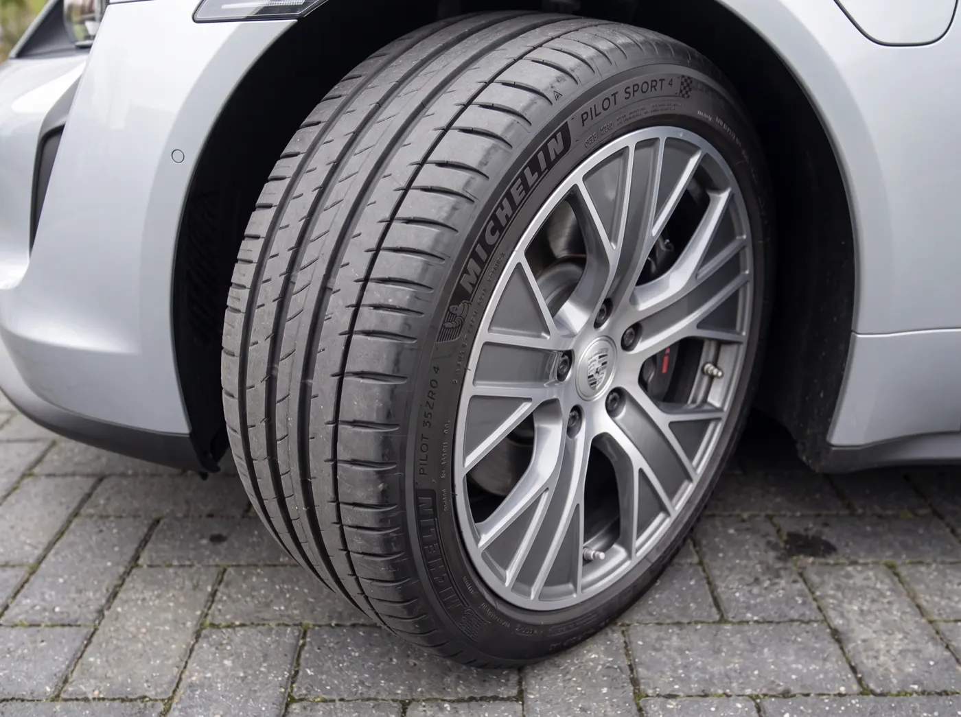 Front passenger tire